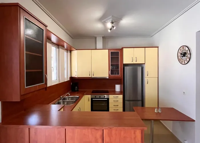 Old Town Beauty * كالاماتا